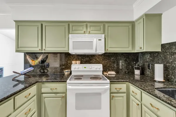 $299,999 | 7921 Arcade Lake Lane, Citrus Heights, CA 95610