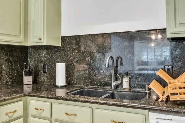 $299,999 | 7921 Arcade Lake Lane, Citrus Heights, CA 95610