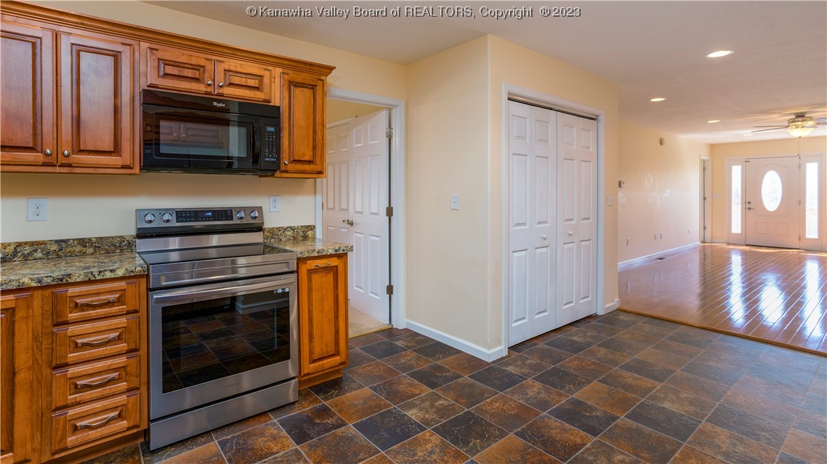 1112 Rivers Edge Drive Milton, WV 25541 - Photo 12 of 27 Gallery Image 12