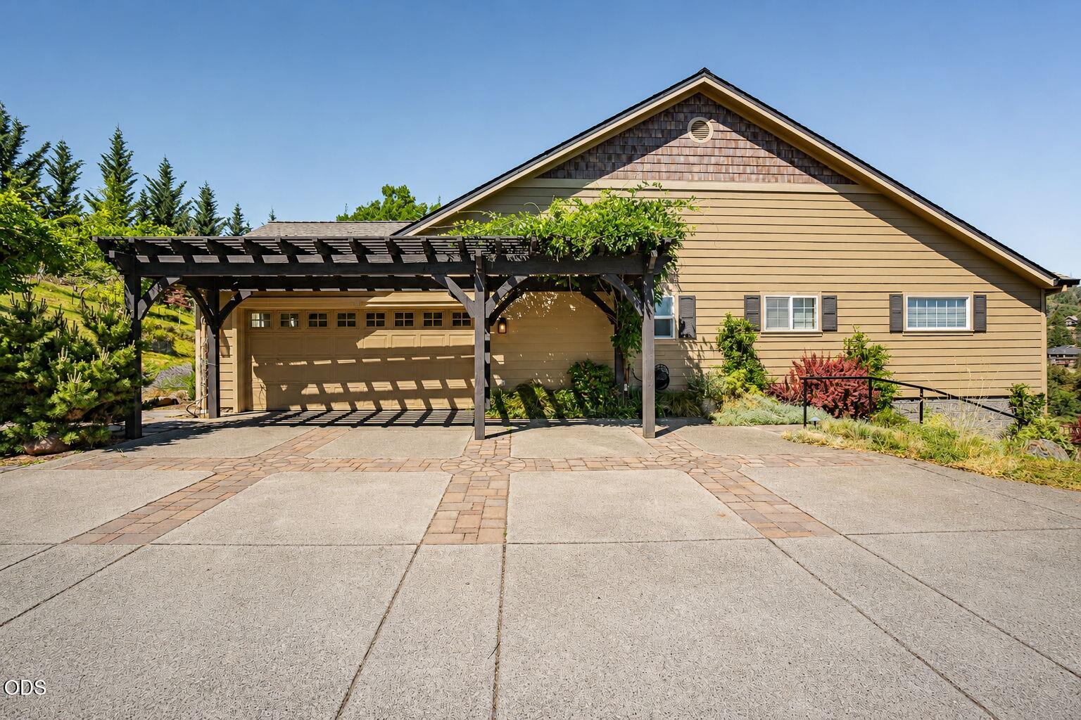 651 Holton Road Talent, OR 97540 - Photo 3 of 47