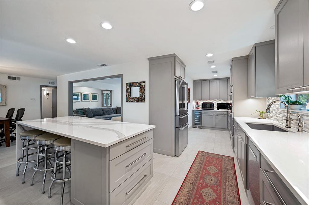 3525 Timberview Road Dallas, TX 75229 - Photo 6 of 31 Gallery Image 6