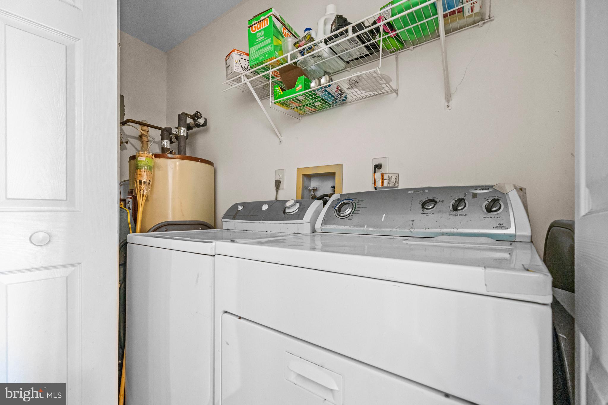 5818 Springfish Place Waldorf, MD 20603 - Photo 15 of 31 a utility room with dryer and washer
