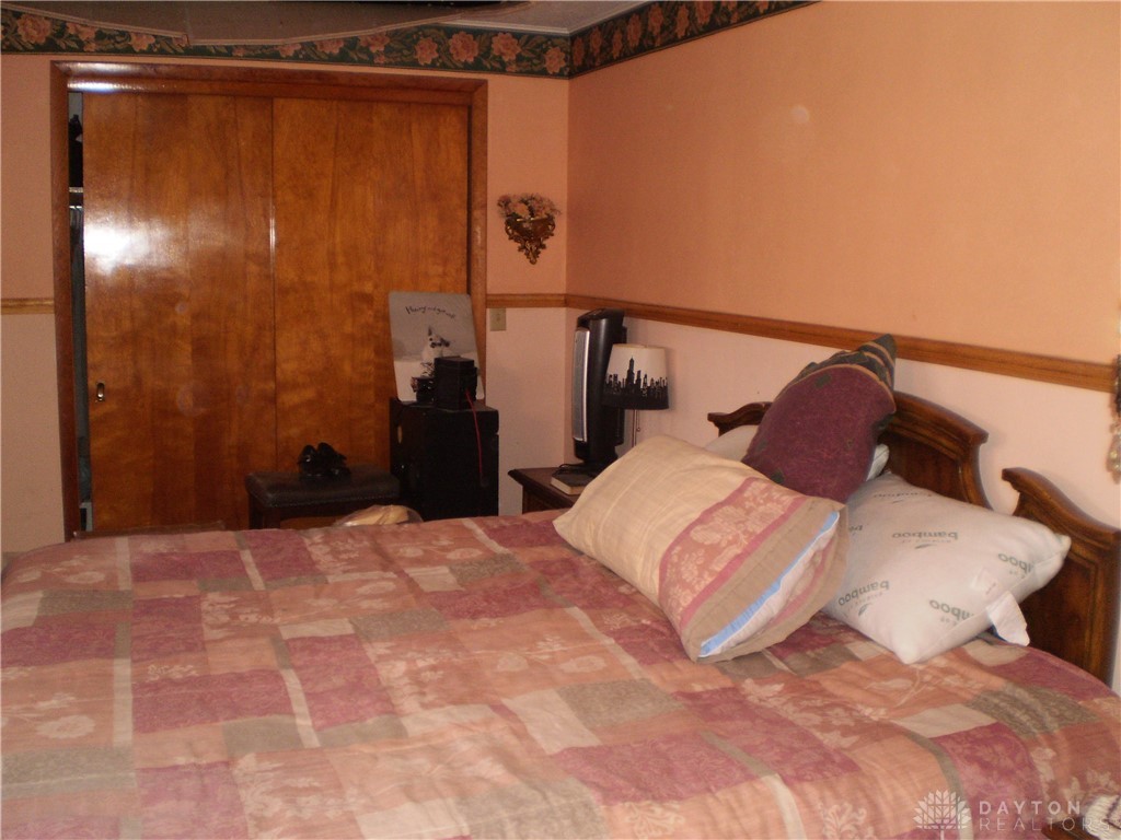 1086 Grange Hall Road Dayton, OH 45430 - Photo 11 of 15