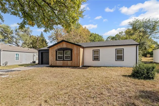 $250,000 | 1323 East 21st Street, Lawrence, KS 66046