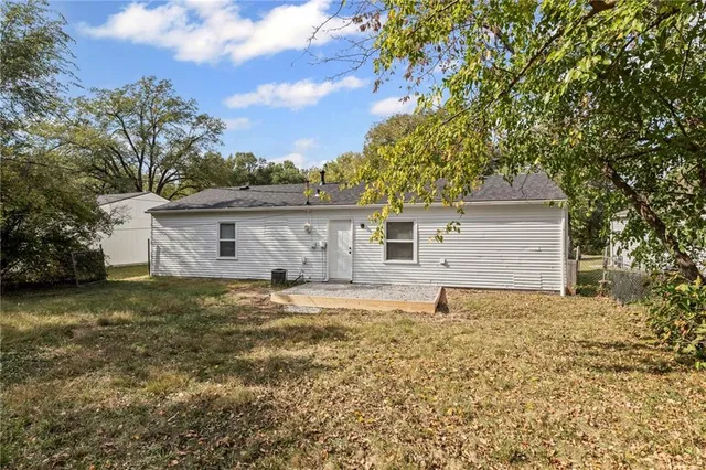 $250,000 | 1323 East 21st Street, Lawrence, KS 66046