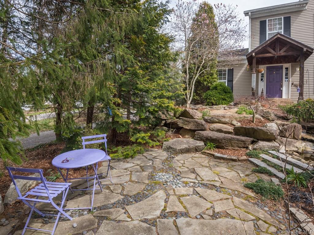 61 Dillingham Road Asheville, NC 28805 - Photo 2 of 24 Gallery Image 2