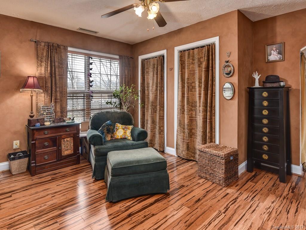 61 Dillingham Road Asheville, NC 28805 - Photo 15 of 24 Gallery Image 15