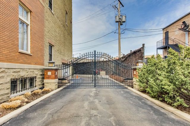 5626 North Ridge Avenue Chicago, IL 60660 - Photo 2 of 27 a view of a balcony