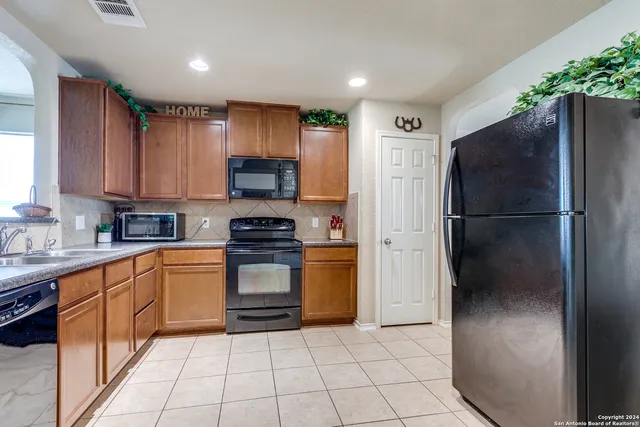 $295,000 | 11346 Camp Creek Trail, San Antonio, TX 78245
