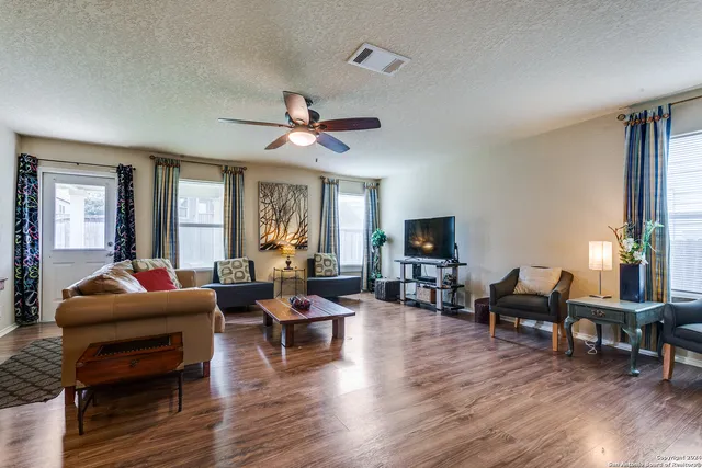 $295,000 | 11346 Camp Creek Trail, San Antonio, TX 78245