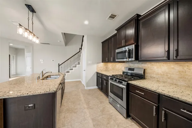 $2,450 | 1234 Willow Plains Lane, Rosenberg, TX 77471