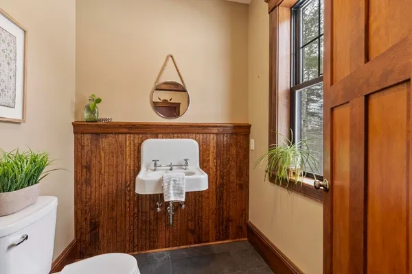 $550,000 | 275 Crawford Road, Oakham, MA 01068