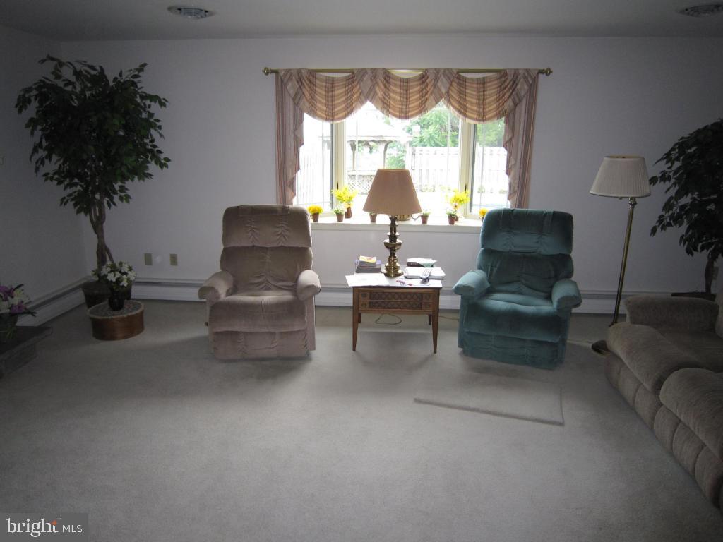 1219 East Newport Road Lititz, PA 17543 - Photo 6 of 23
