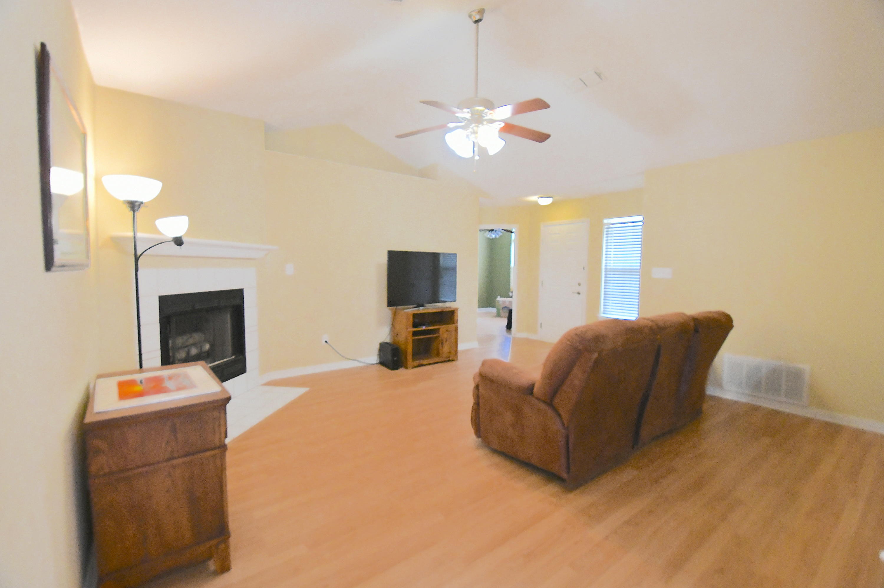 30 Stowe Road Mary Esther, FL 32569 - Photo 4 of 19 Gallery Image 4