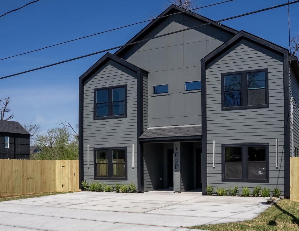1010 Calvin Street Houston, TX 77088 - Photo 3 of 20 Great size driveway.
