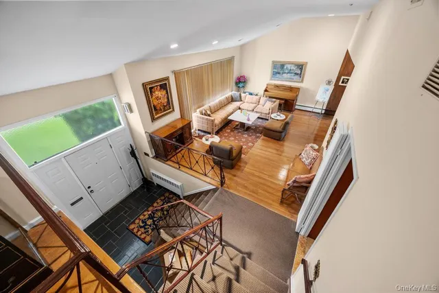 a view of empty room with empty shelves