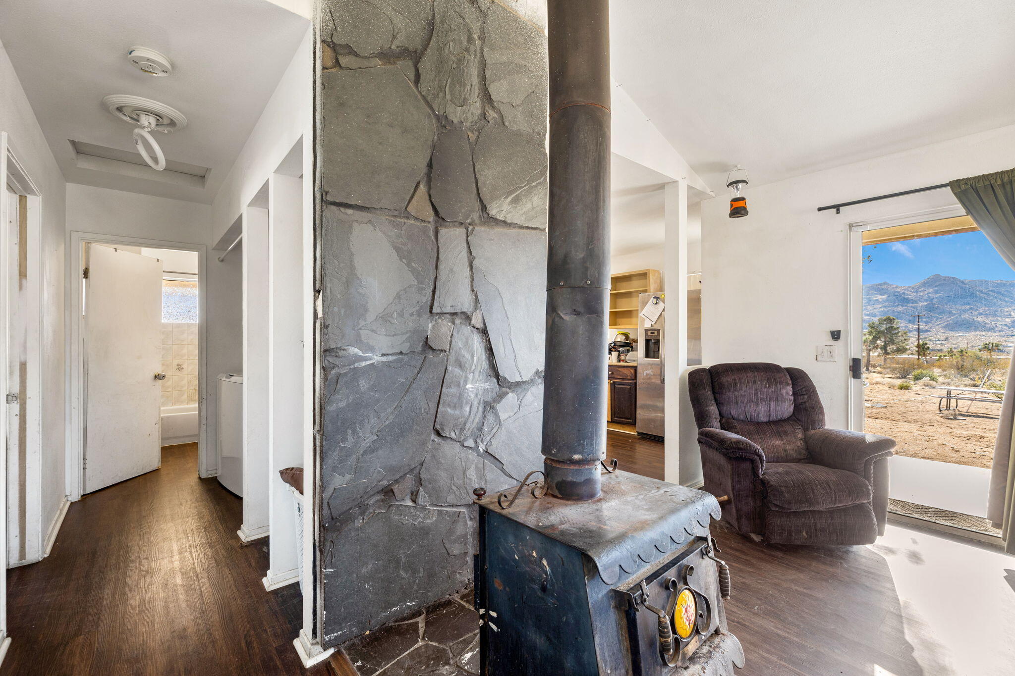 63466 Single Tree Road Joshua Tree, CA 92252 - Photo 8 of 62 32-web-or-mls-8M4A5040