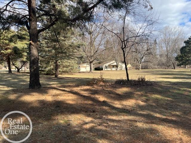 47950 Fairchild Road Macomb, MI 48042 - Photo 3 of 23 50102038-2.JPG