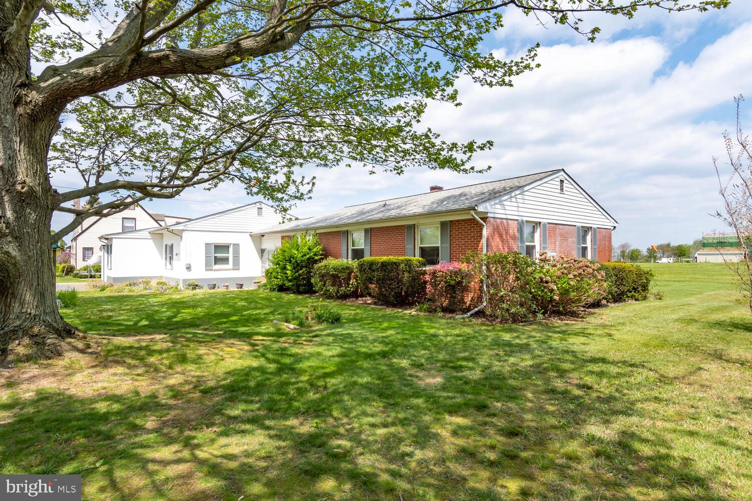 512 Kentmorr Road Stevensville, MD 21666 - Photo 29 of 34 Exterior side with beautiful Shade tree