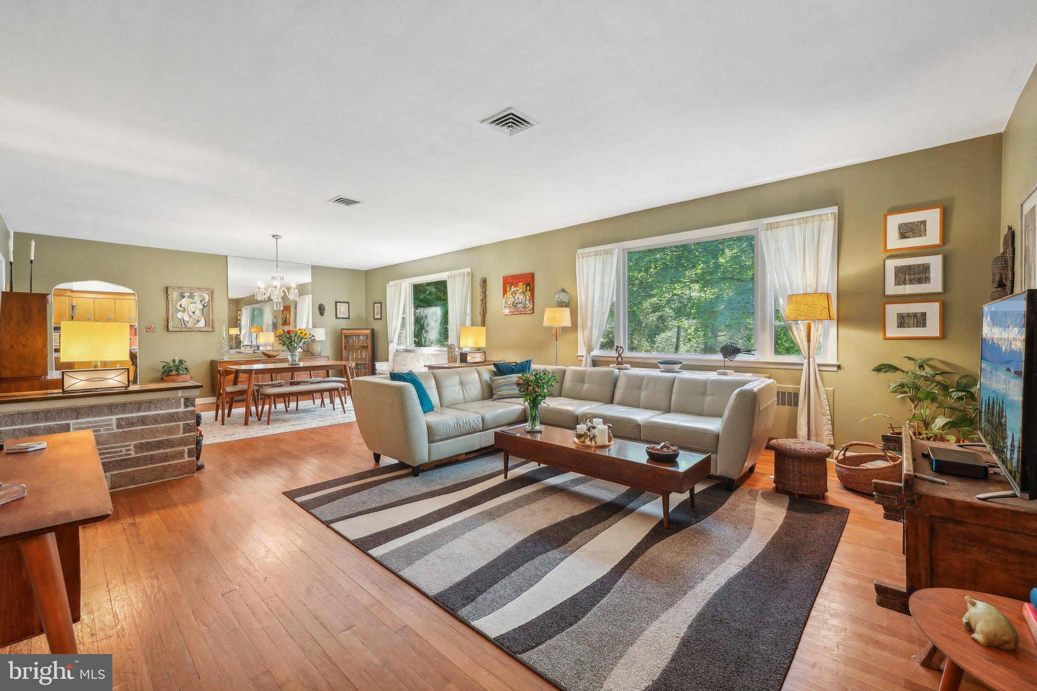 1130 River Road Ewing, NJ 08628 - Photo 13 of 53 Living Room