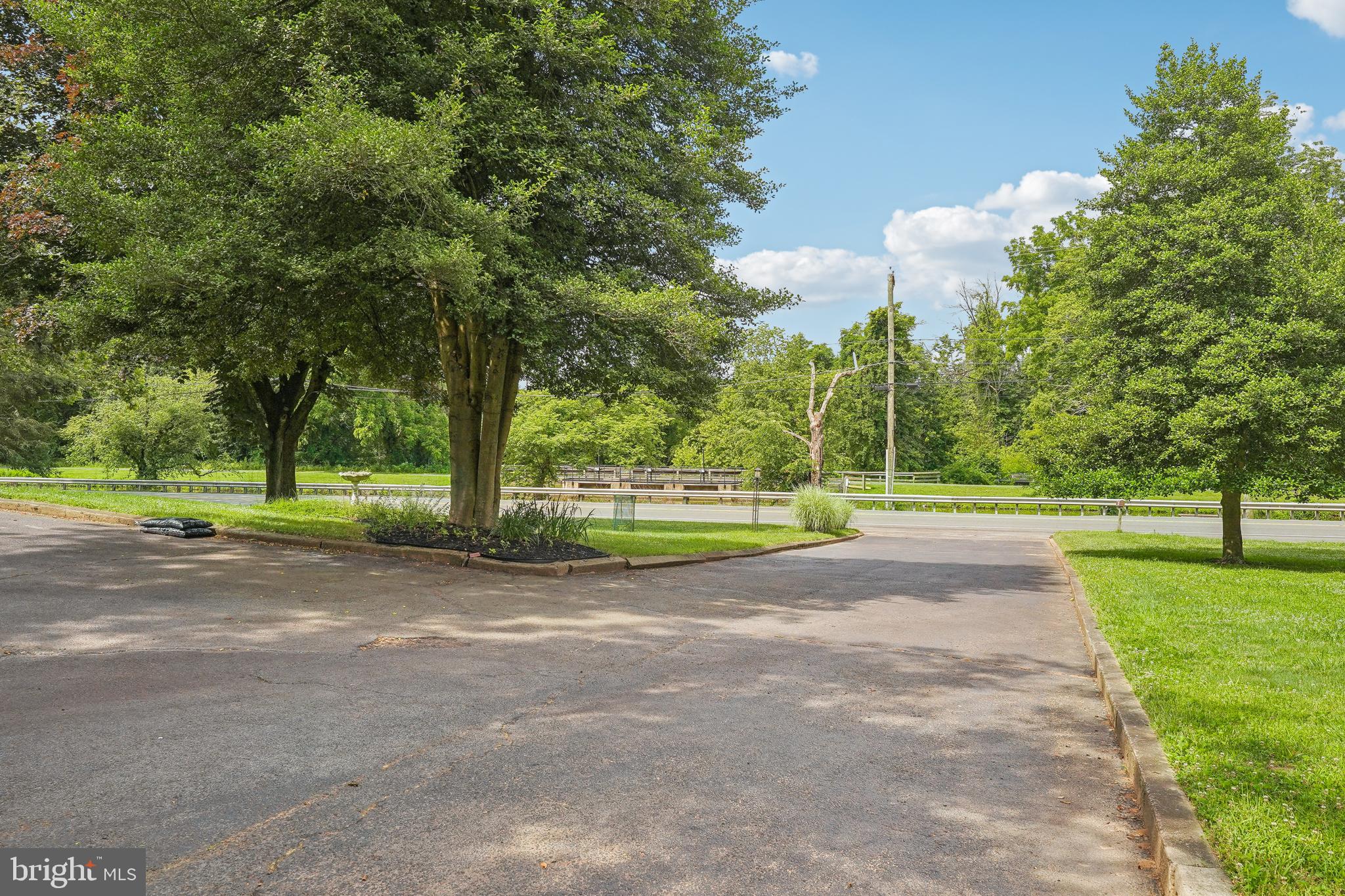 1130 River Road Ewing, NJ 08628 - Photo 49 of 53 Driveway
