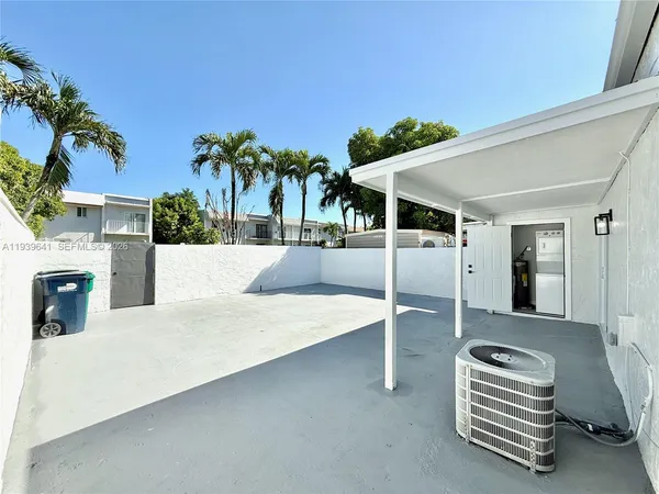 $519,999 | 11240 Southwest 33rd Cir Place, Miami, FL 33165