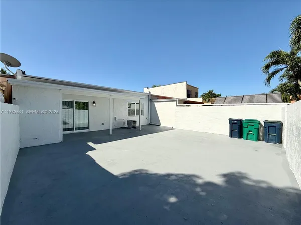 $519,999 | 11240 Southwest 33rd Cir Place, Miami, FL 33165