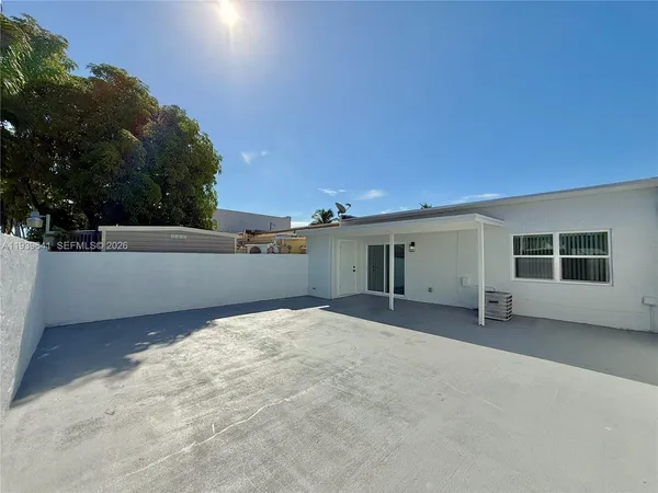 $519,999 | 11240 Southwest 33rd Cir Place, Miami, FL 33165