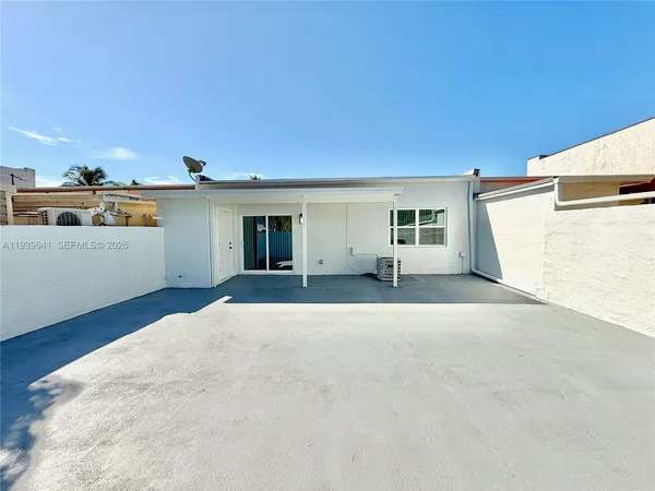 $519,999 | 11240 Southwest 33rd Cir Place, Miami, FL 33165