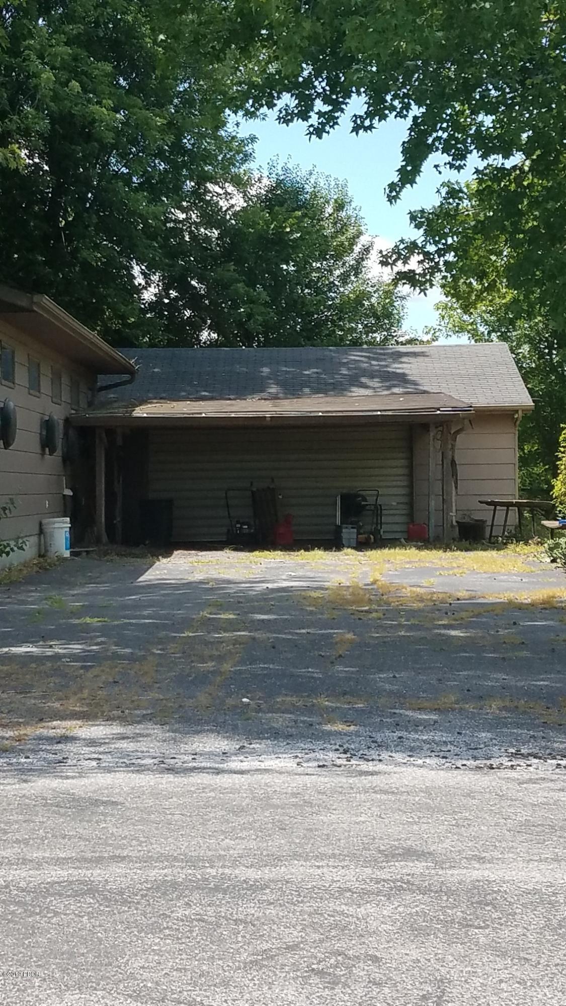 15147 Circle M Road Sesser, IL 62884 - Photo 3 of 16