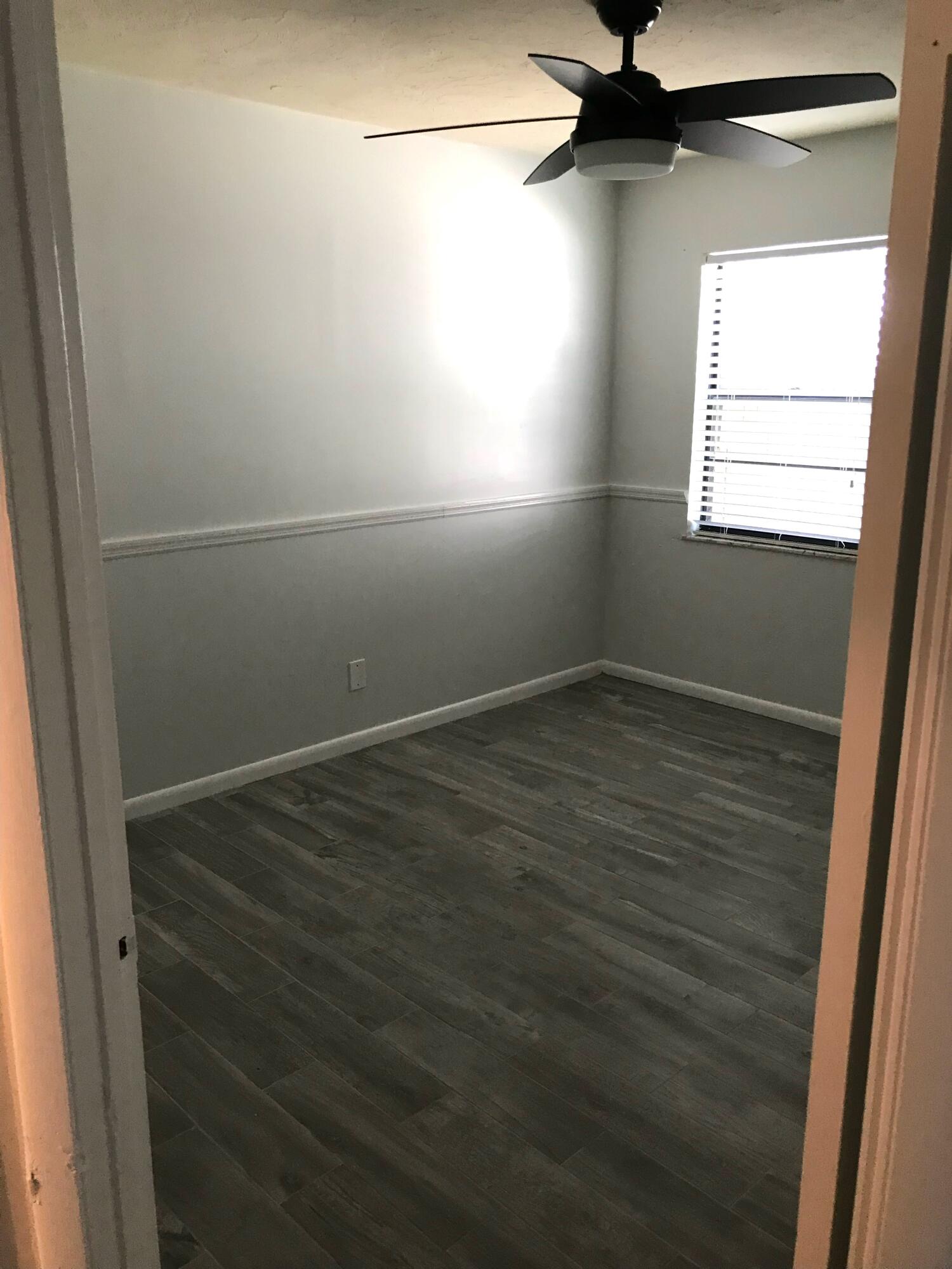 6034 Wolfe Street Jupiter, FL 33458 - Photo 8 of 10 IMG_5911 (1)