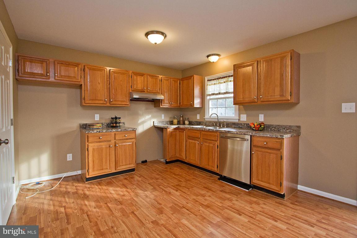 63 Robinhill Drive Lititz, PA 17543 - Photo 7 of 32