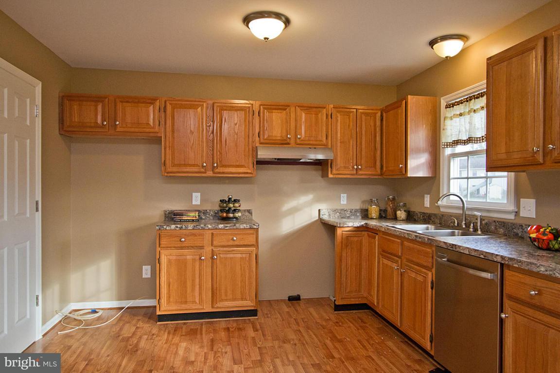 63 Robinhill Drive Lititz, PA 17543 - Photo 8 of 32