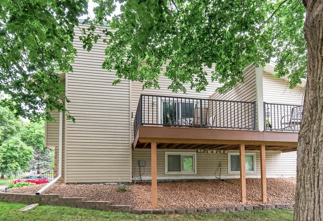 $245,000 | 917 94th Avenue Northeast, Blaine, MN 55434