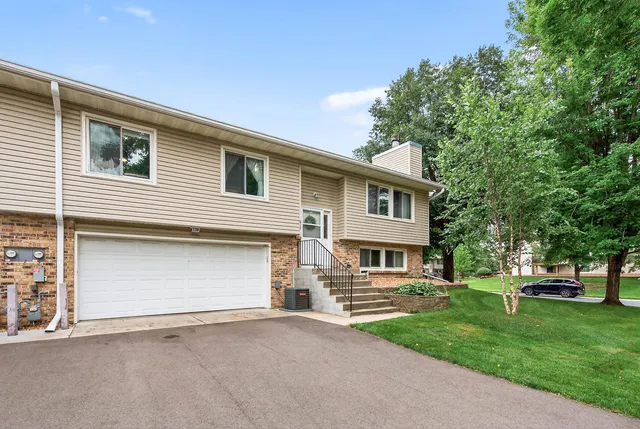 $245,000 | 917 94th Avenue Northeast, Blaine, MN 55434