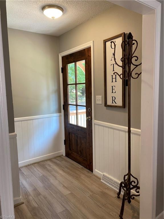 6281 Styers Ferry Road Clemmons, NC 27012 - Photo 4 of 29