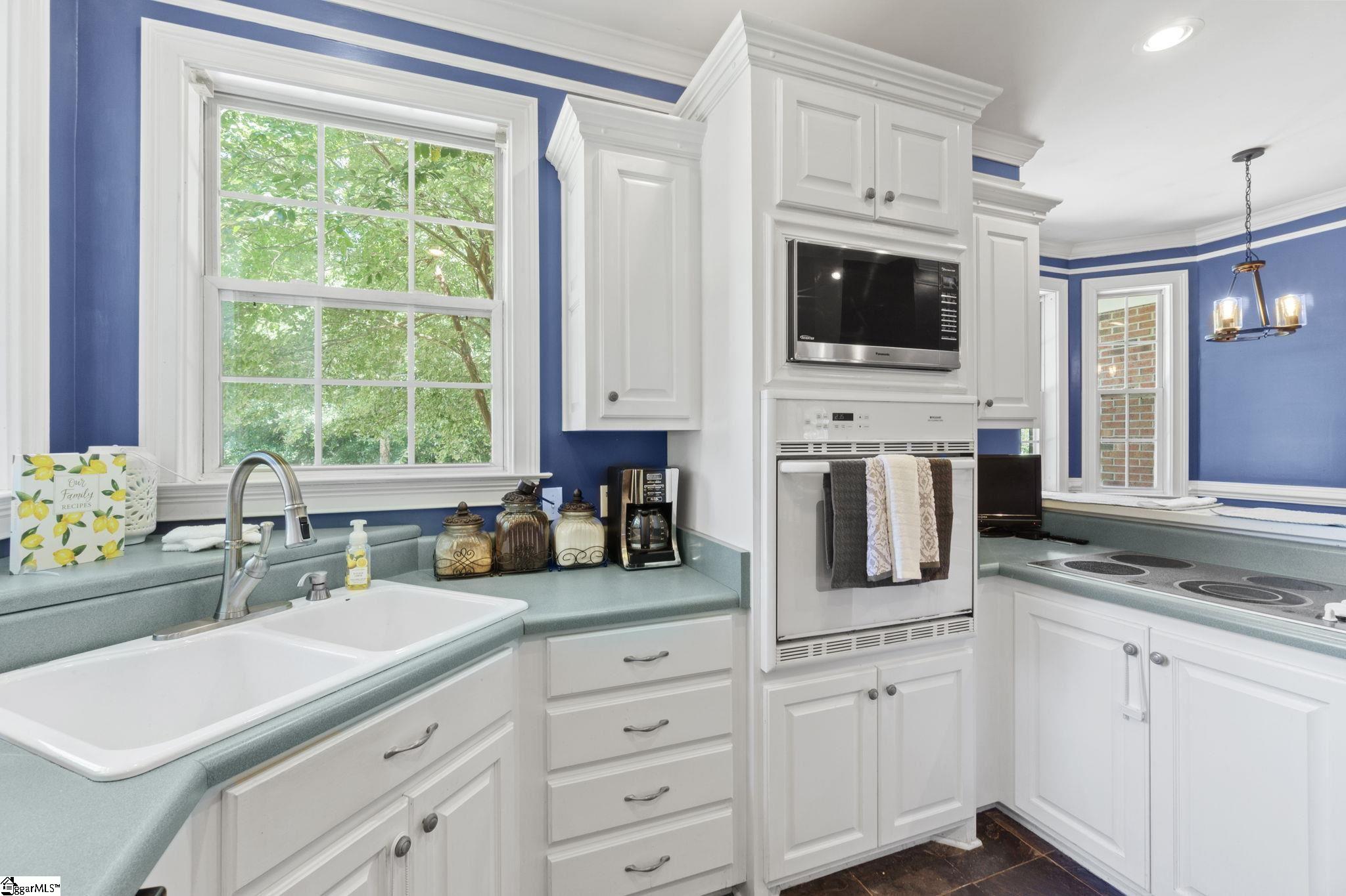 134 Roundstone Drive Inman, SC 29349 - Photo 3 of 25 Gallery Image 3