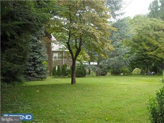 562 Manor Road Wynnewood, PA 19096 - Photo 13 of 13 Exterior Back