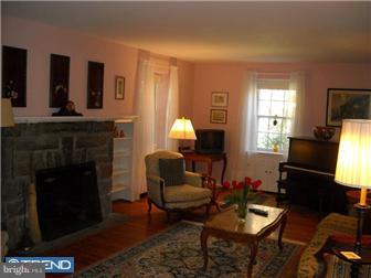 562 Manor Road Wynnewood, PA 19096 - Photo 3 of 13 Living Room