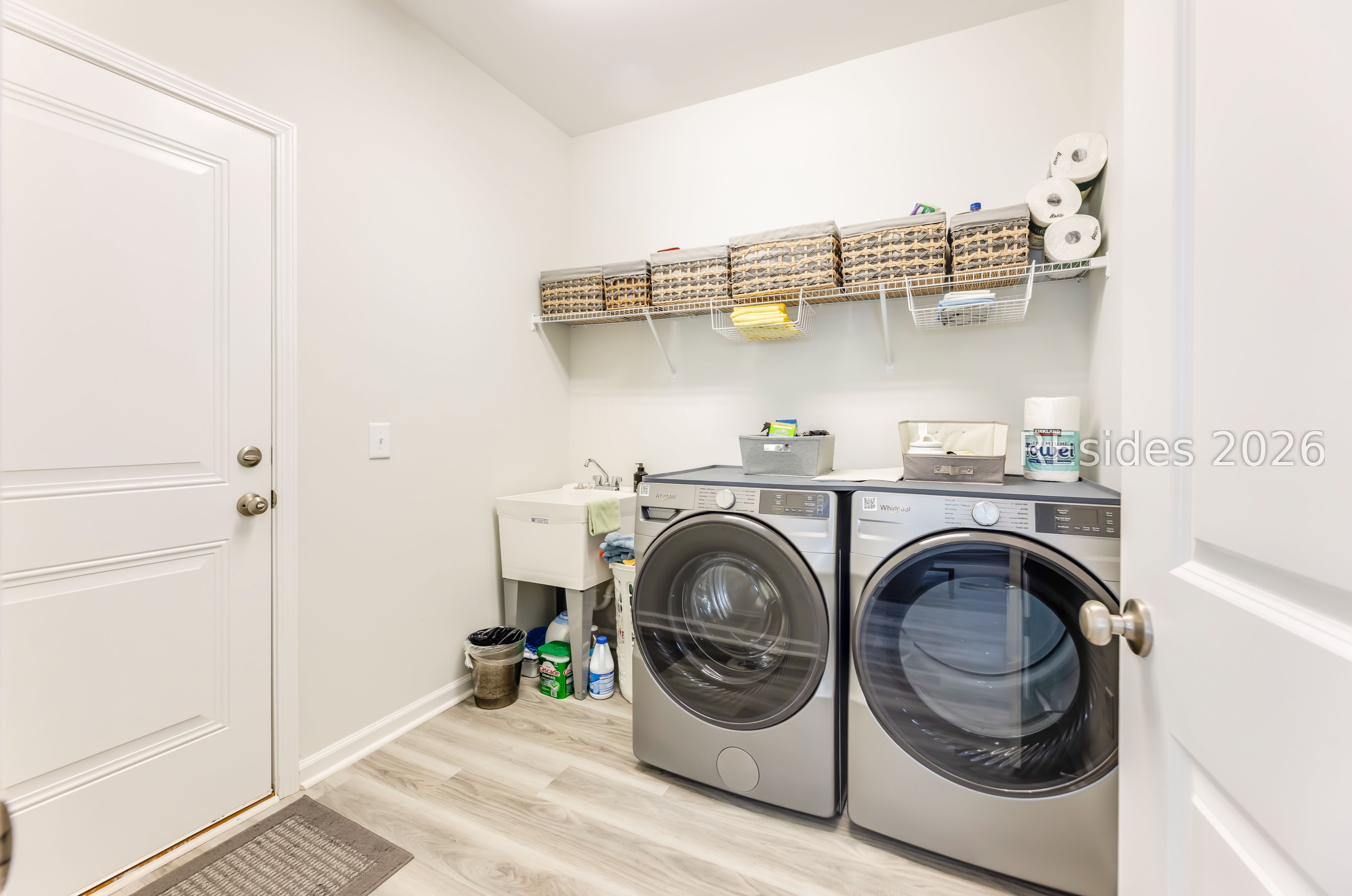 263 Monument Street Ridgeland, SC 29936 - Photo 19 of 61 Large laundry room with sink