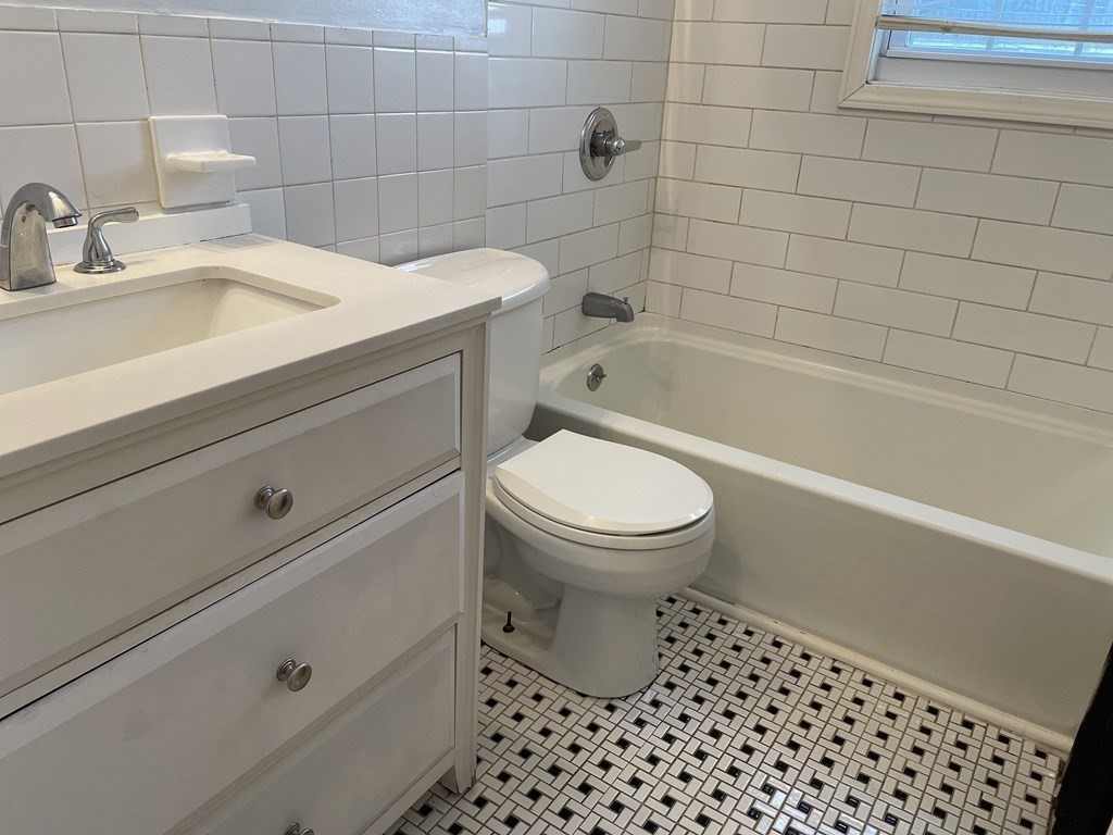 443 Cold Spring Avenue, Unit 443 West Springfield, MA 01089 - Photo 9 of 19 Gallery Image 9