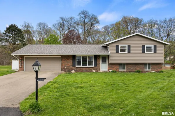 $189,900 | 116 Gottlieb Court, Creve Coeur, IL 61610