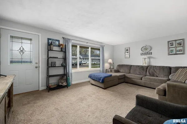 $189,900 | 116 Gottlieb Court, Creve Coeur, IL 61610