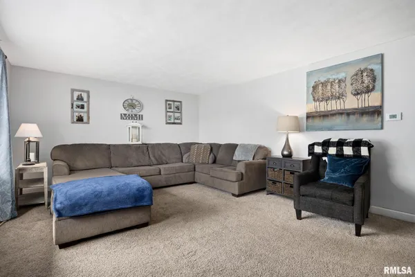 $189,900 | 116 Gottlieb Court, Creve Coeur, IL 61610