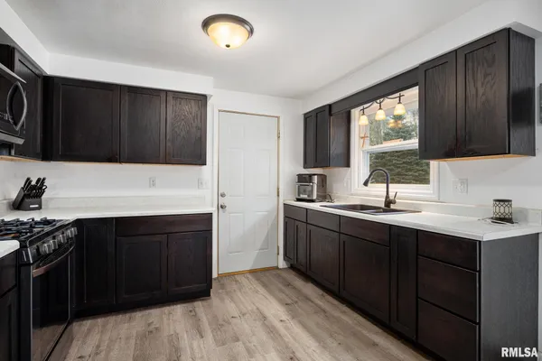 $189,900 | 116 Gottlieb Court, Creve Coeur, IL 61610