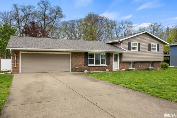 $189,900 | 116 Gottlieb Court, Creve Coeur, IL 61610