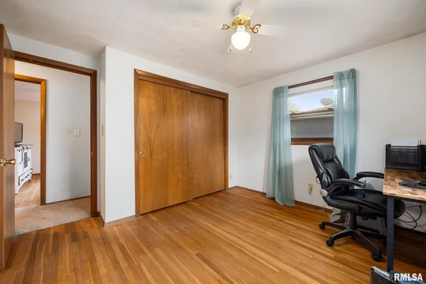 $189,900 | 116 Gottlieb Court, Creve Coeur, IL 61610