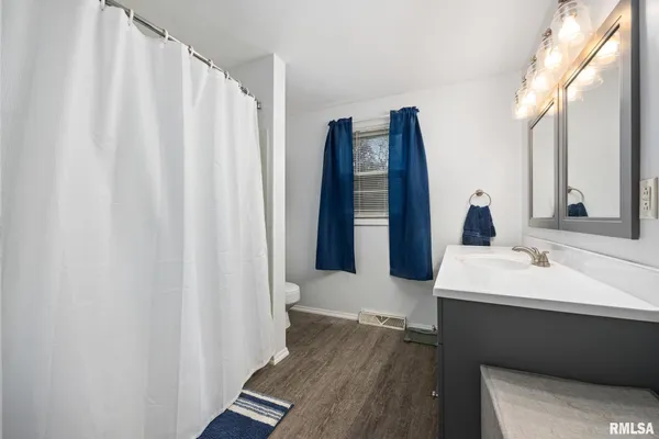 $189,900 | 116 Gottlieb Court, Creve Coeur, IL 61610