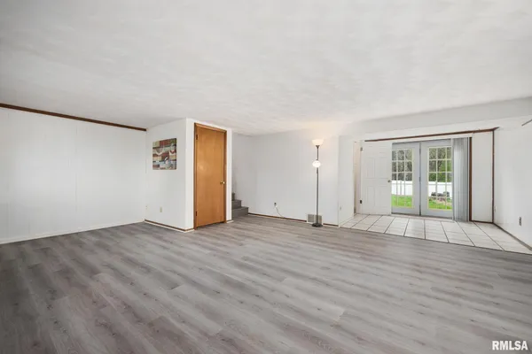 $189,900 | 116 Gottlieb Court, Creve Coeur, IL 61610