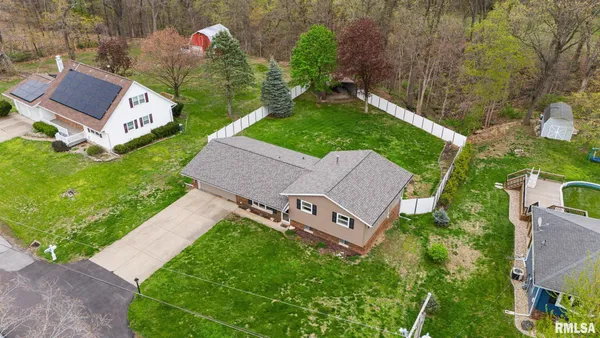 $189,900 | 116 Gottlieb Court, Creve Coeur, IL 61610